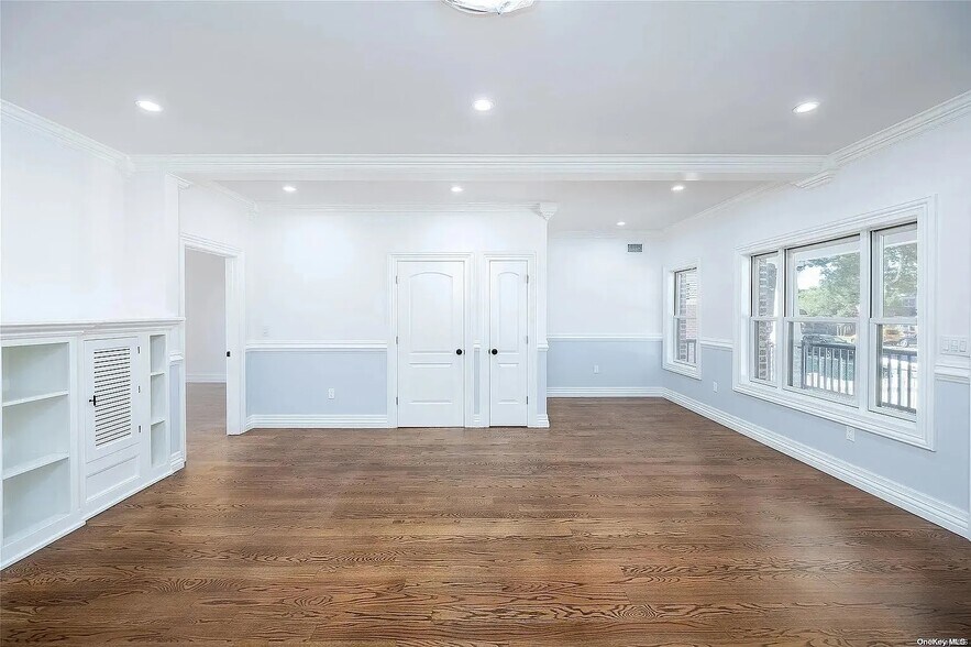 Building Photo - 8631 Range St