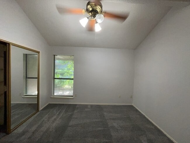 Building Photo - 1037 Stableway Ln