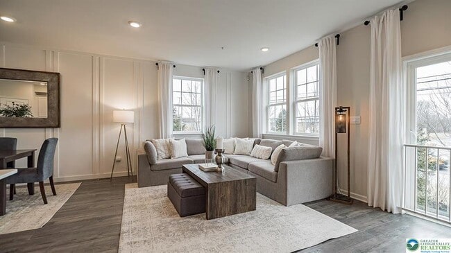 Building Photo - 1083 Meadowlark Dr