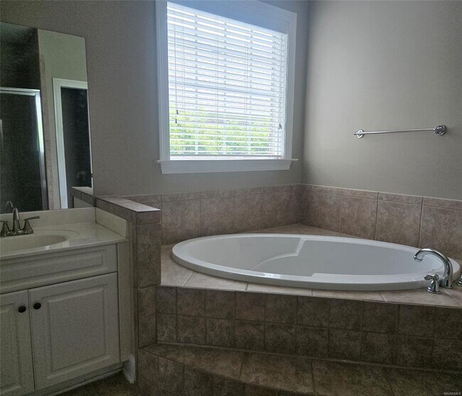 Building Photo - 8918 Autumnbrooke Way