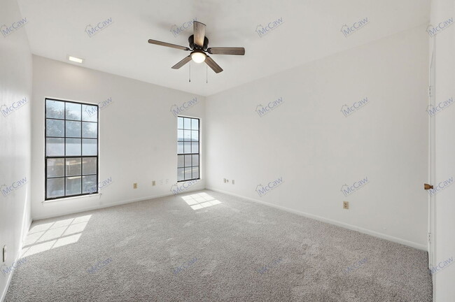 Building Photo - 2024 Heather Brook Dr