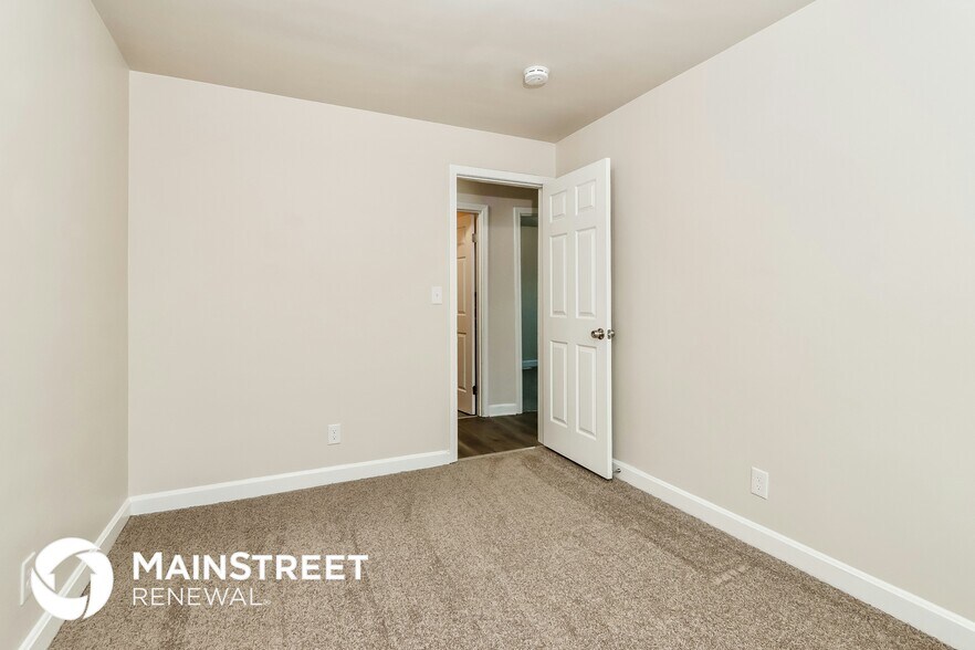 Building Photo - 5401 Johnsontown Rd