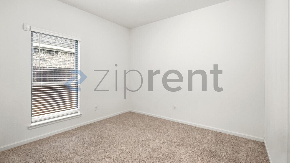 Building Photo - Unit
