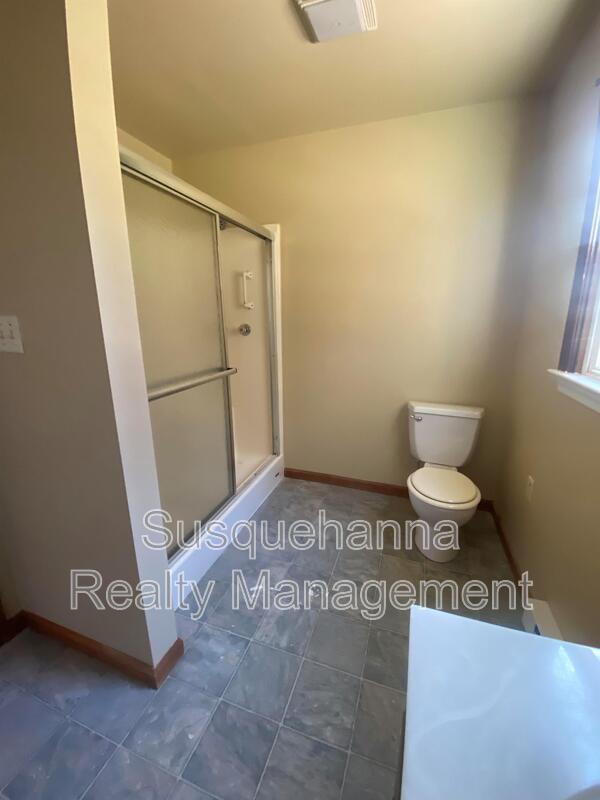Building Photo - 529 Stone Hill Rd