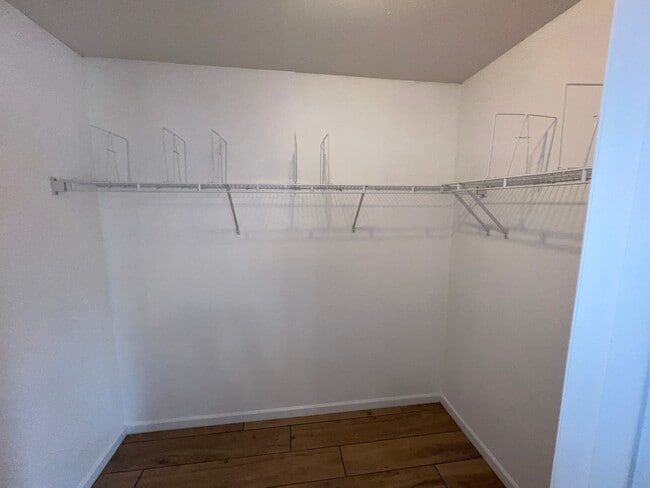 Building Photo - 122 Wolverine Ct
