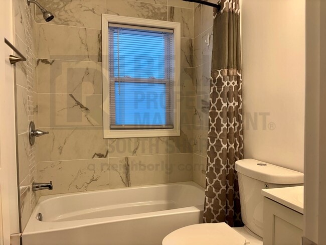 Building Photo - 4Bed/2Bath/1-Acre - A Private Oasis and a Touch of Luxury