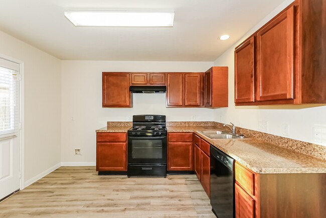 Building Photo - 5534 Plantation Forest Dr