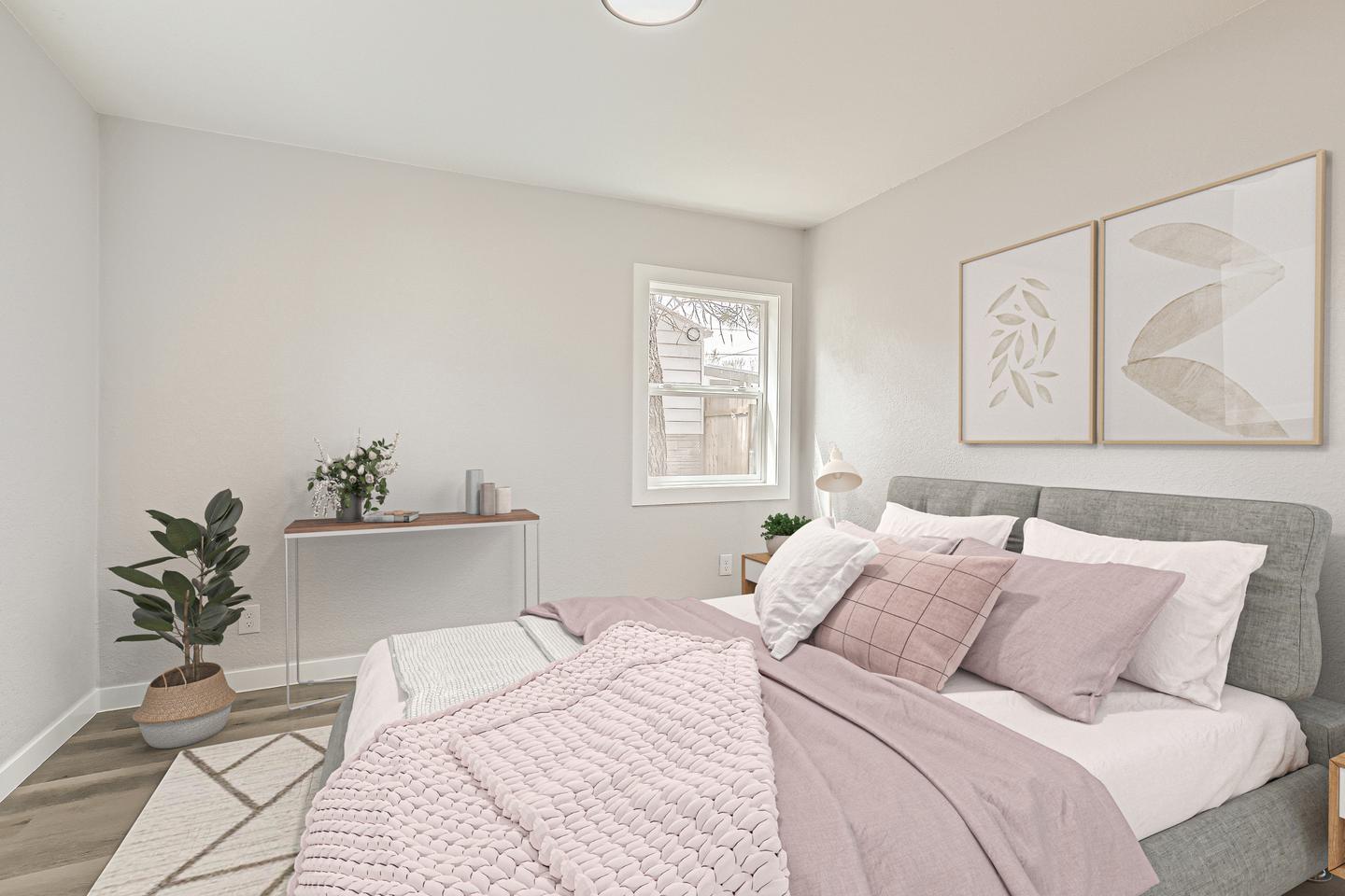 Building Photo - Light & bright University Hills home with ...