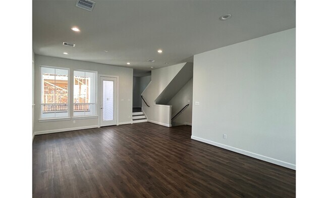 Building Photo - 2802 Grand Fountains Dr