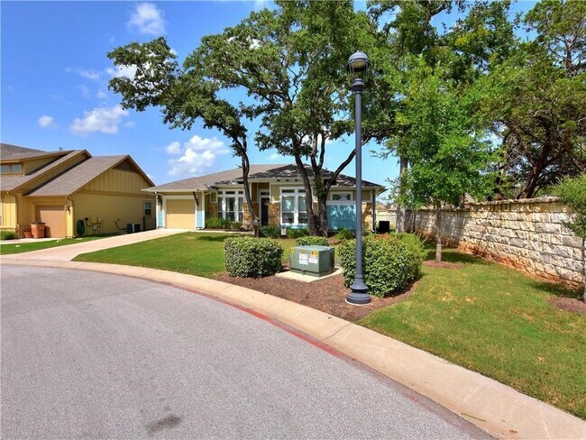 Building Photo - 10911 Rock Island Dr