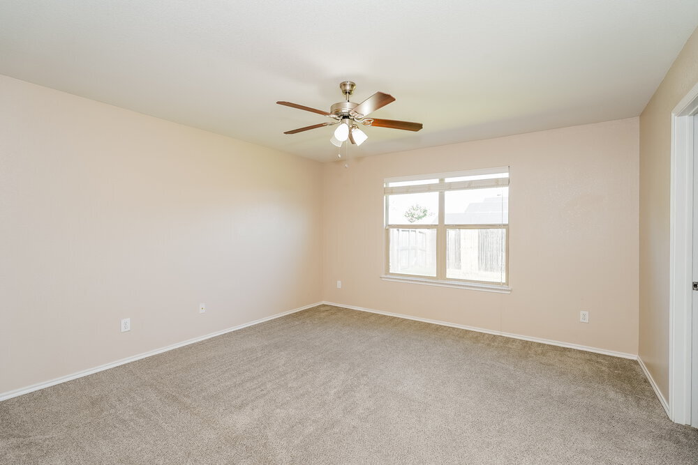 Building Photo - 2033 Club Oak Dr