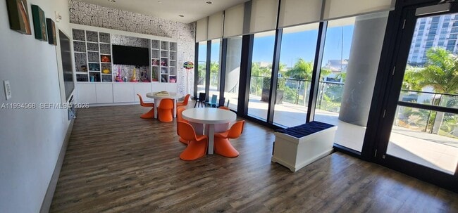 Building Photo - 5300 Paseo Blvd