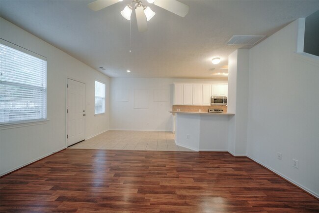 Building Photo - 146 Silver Penny Dr