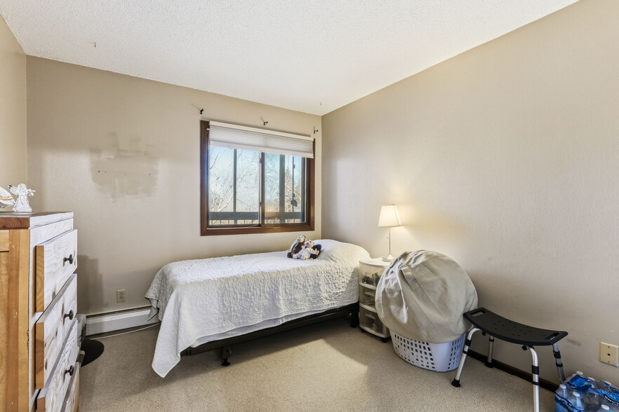 Building Photo - 3850 Plymouth Blvd