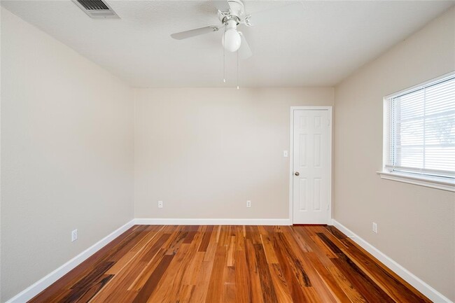 Building Photo - 11412 Kingsgate Dr