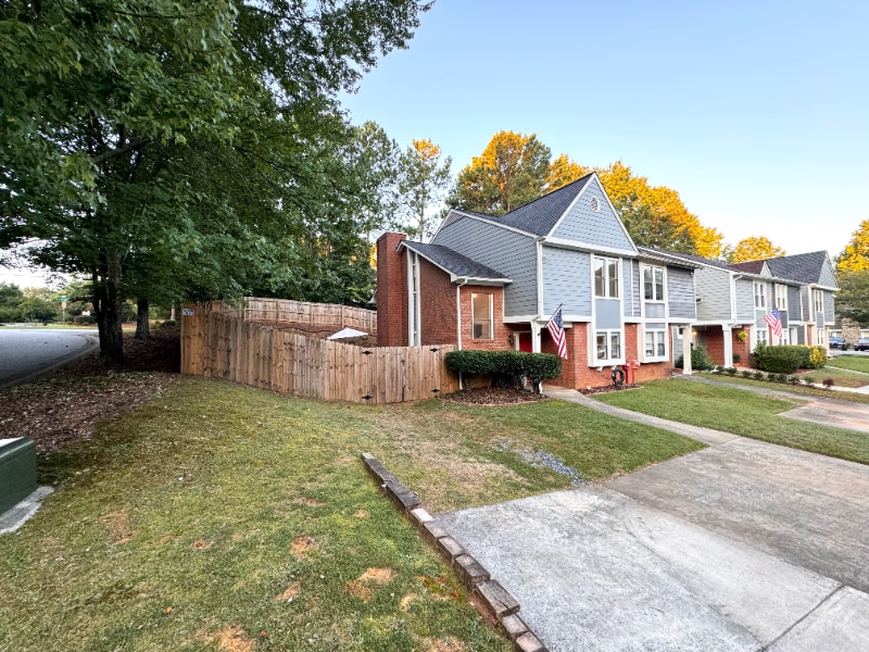 Building Photo - 1141 Berkley Dr SE