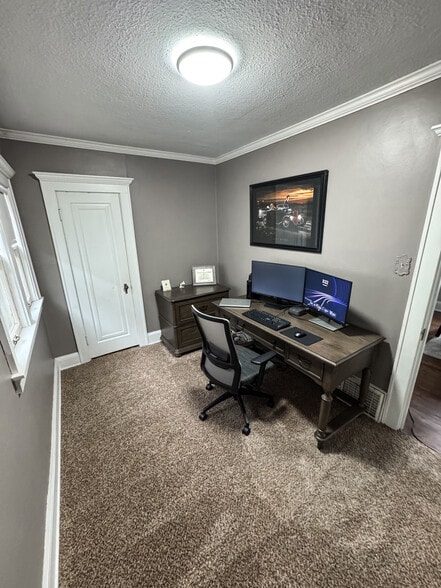 Building Photo - 1919 S 93rd St