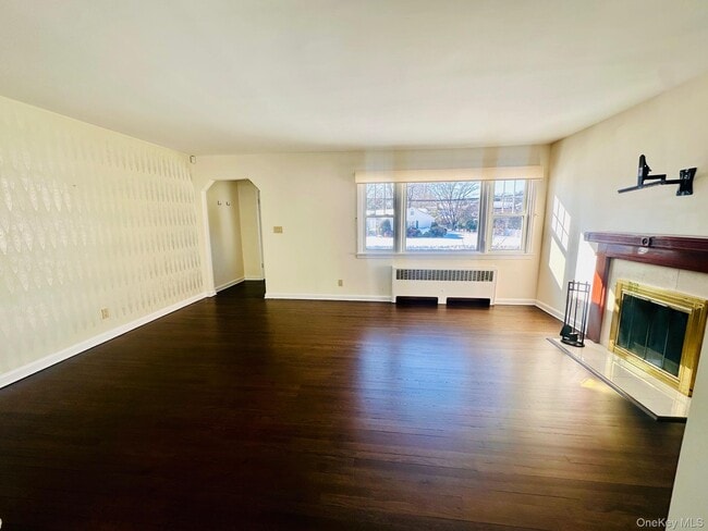 Building Photo - 11 W Glen Ave