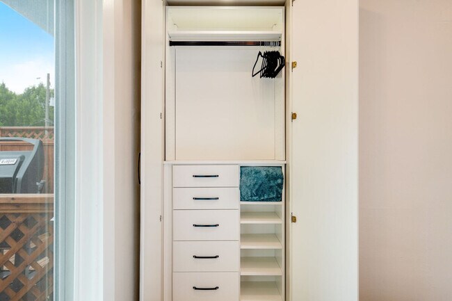 Building Photo - 1706 Warren Ave N