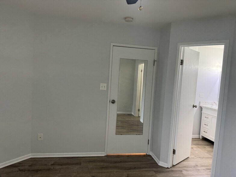 Building Photo - 1303 Wyndham Dr
