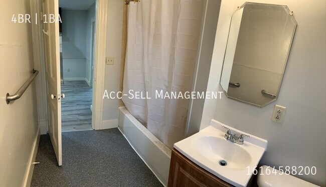 Building Photo - 1122 Broadway Ave NW