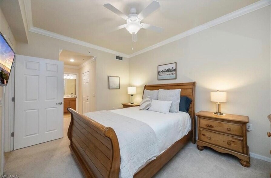 Building Photo - 9731 Acqua Ct