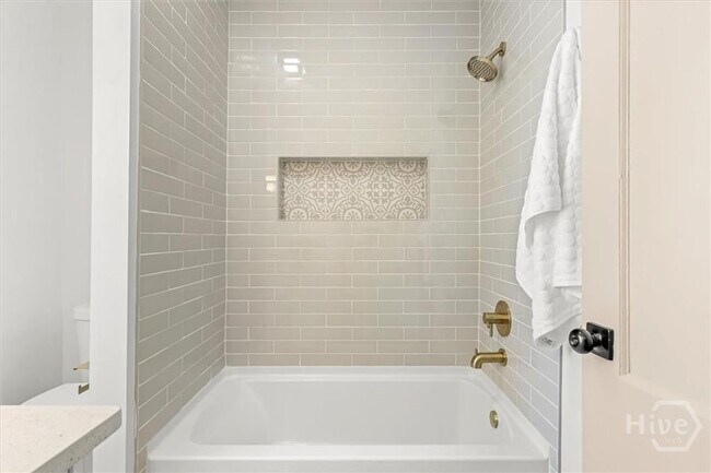 Building Photo - Beautifully Renovated 4-Bedroom Home with Charm & Modern Comfort – Savannah, GA