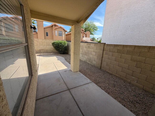 Building Photo - Desirable Arrowhead Ranch Home