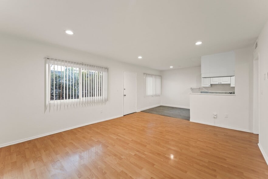 Building Photo - 5738 Woodman Ave