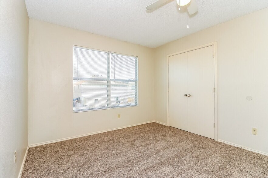 Building Photo - 300 Dakota Ridge Dr