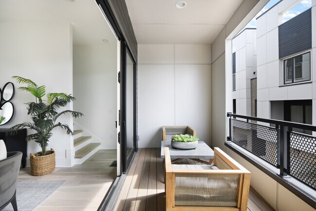 Primary Photo - 1242 2nd Ave S