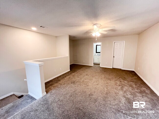 Building Photo - 120 Covey Run Pl