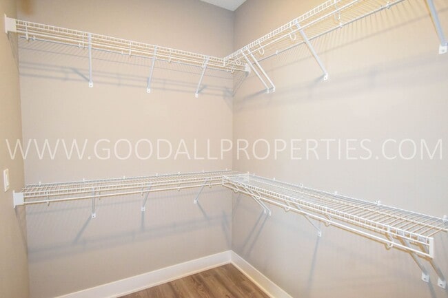 Building Photo - 4-Bedroom Ranch in Clive with Finished Basement & 3-Car Garage!