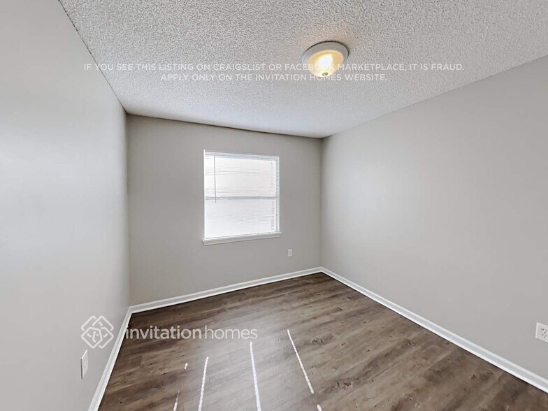 Building Photo - 2750 Lantana Lakes Dr W