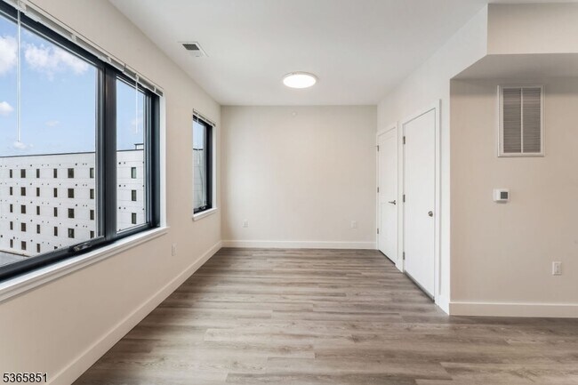 Building Photo - 72 S Essex Ave