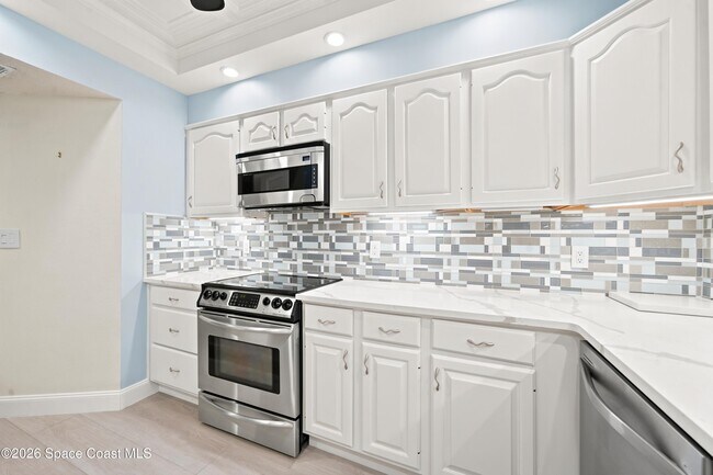Building Photo - 905 N Harbor City Blvd