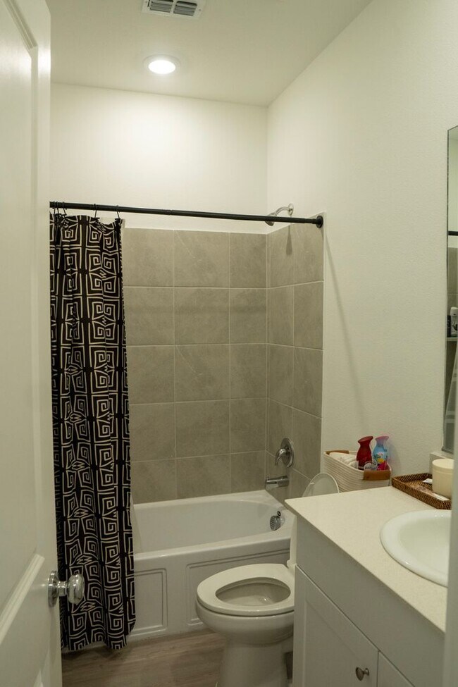 Building Photo - 3305 Kaufman Ct