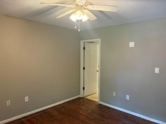Building Photo - 24105 Plantation Dr NE