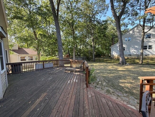 Building Photo - Updated 4 Bedroom, 2.5 Bath Home