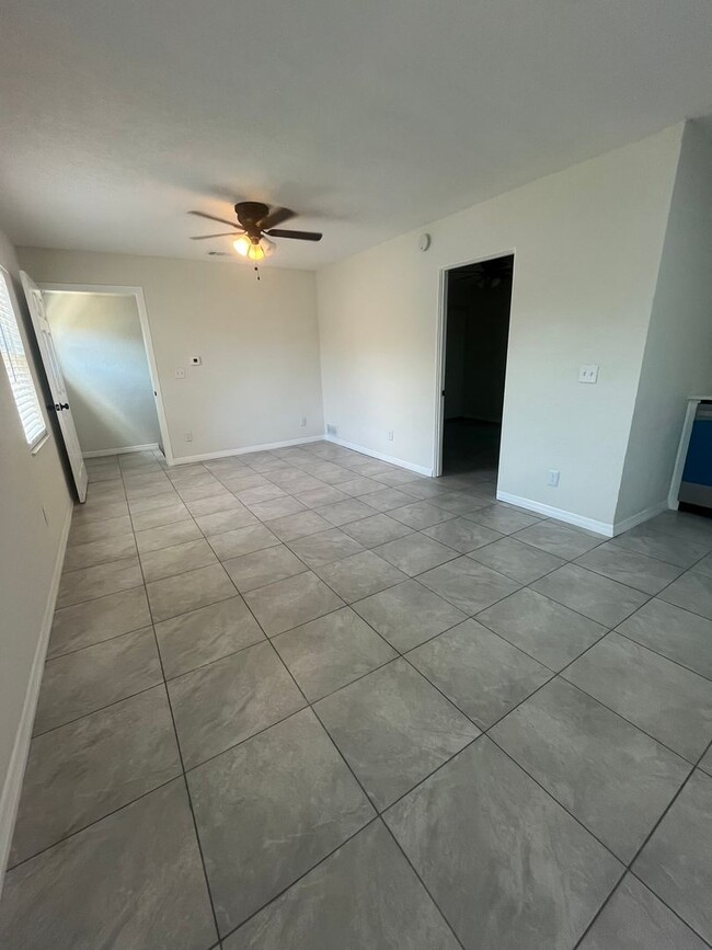 Building Photo - NEWLY RENOVATED 3 BEDROOM 2 BATH HOME