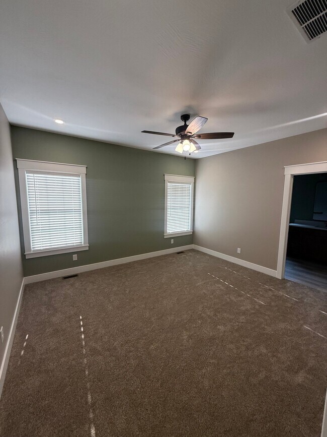 Building Photo - 1238 Bluegrass Rd