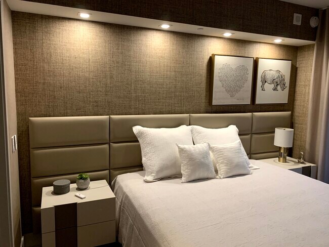MASTER BED - 45 SW 9th St