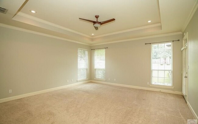 Building Photo - Beautiful, Spacious 4 bedroom Home for Rent!
