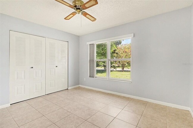 Building Photo - 10157 Bluff Ct
