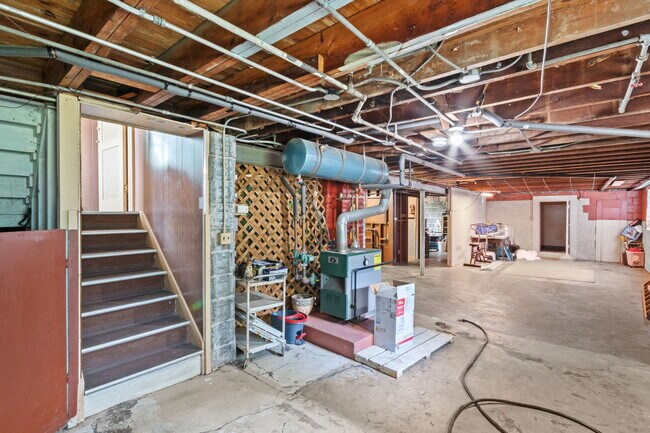 Building Photo - 288 Middaugh Rd