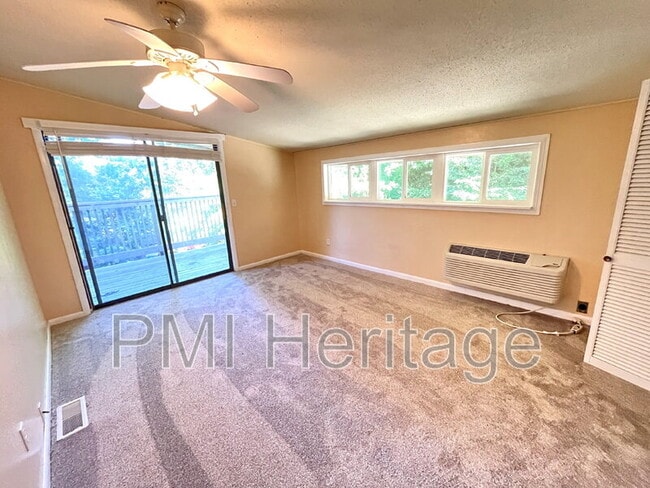 Building Photo - 44 Billingsley Dr