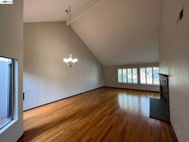 Building Photo - 701 Glen Eagle Ct