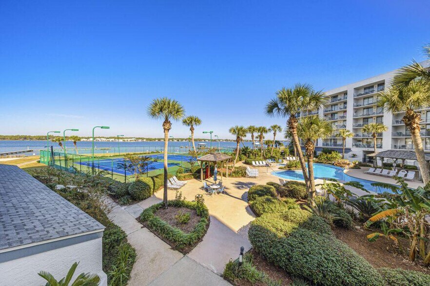 Building Photo - 1832 W Beach Blvd