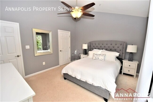 Building Photo - 37 Harbour Heights Dr