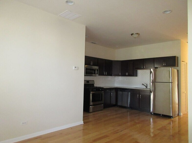 Primary Photo - 3807 W Hirsch St